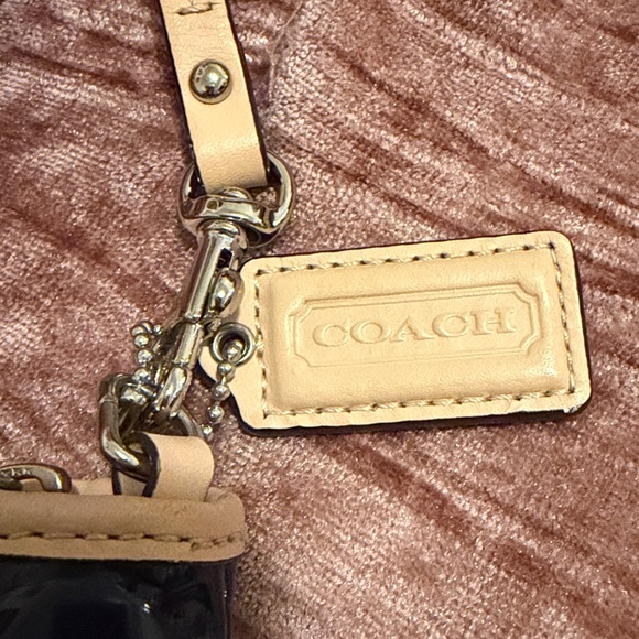 Coach Glossy Navy blue and Tan Shoulder Bag - Picture 5 of 6